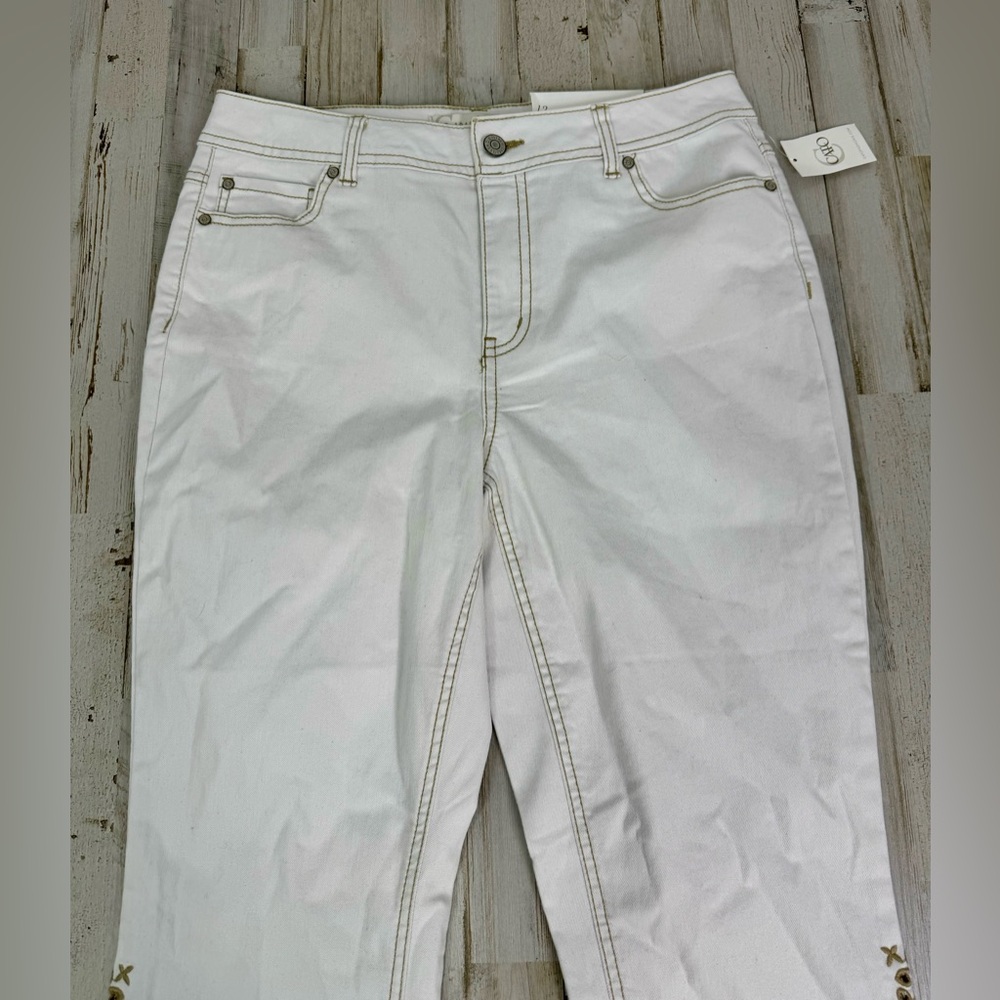Cato Denim 12 Hi-Rise Crop Gold Embroidery Leaves on Legs White Pants gold NWT - Picture 3 of 11